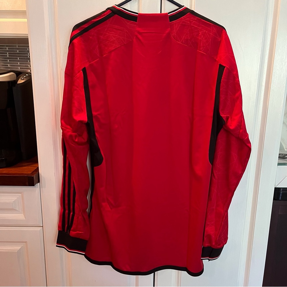 Men's Manchester United 23/24 Long Sleeve Home Jersey - Picture 2 of 4